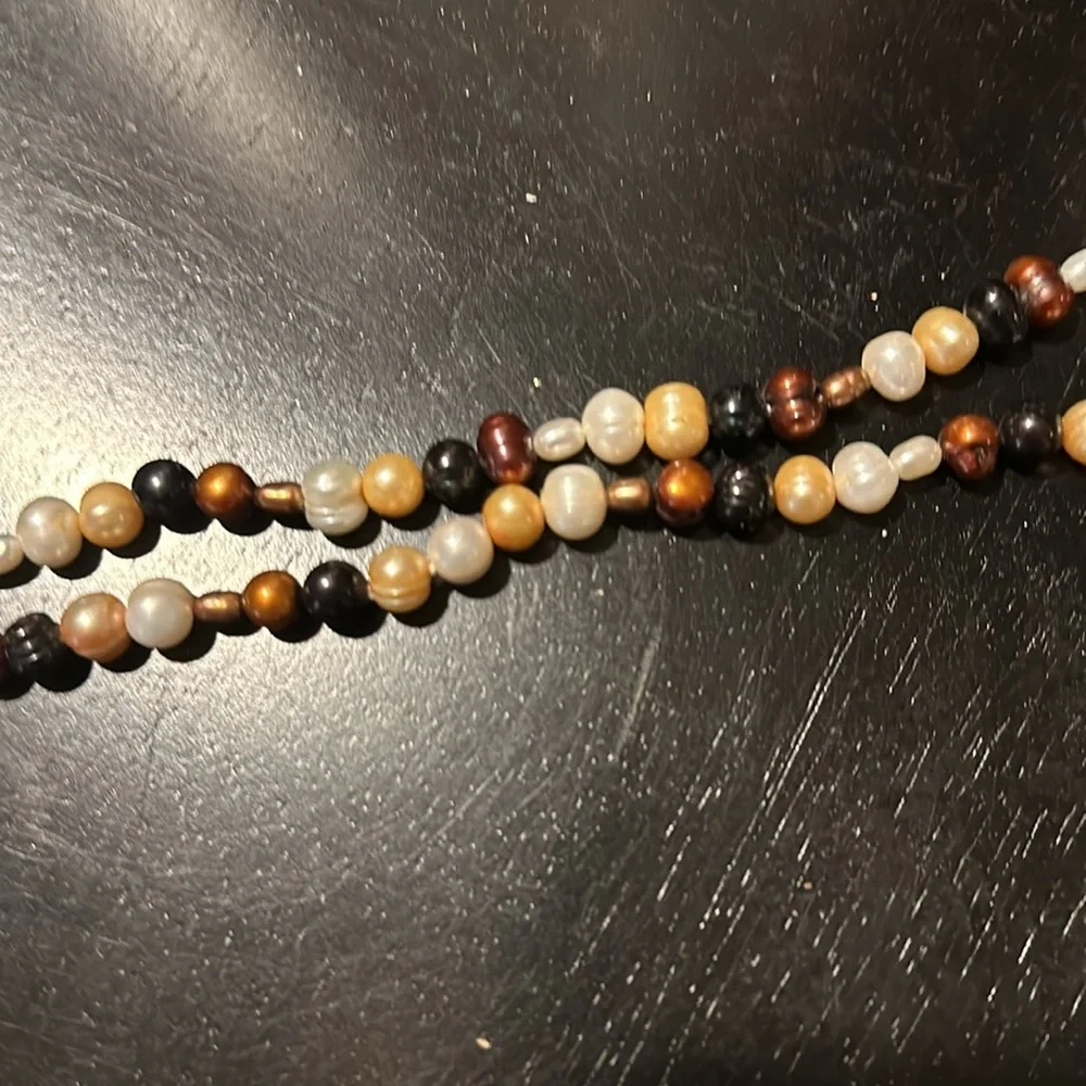 Freshwater Multi-Color Pearl Necklace. (Brown Copper, Gold and Off White tones) - Picture 4 of 4
